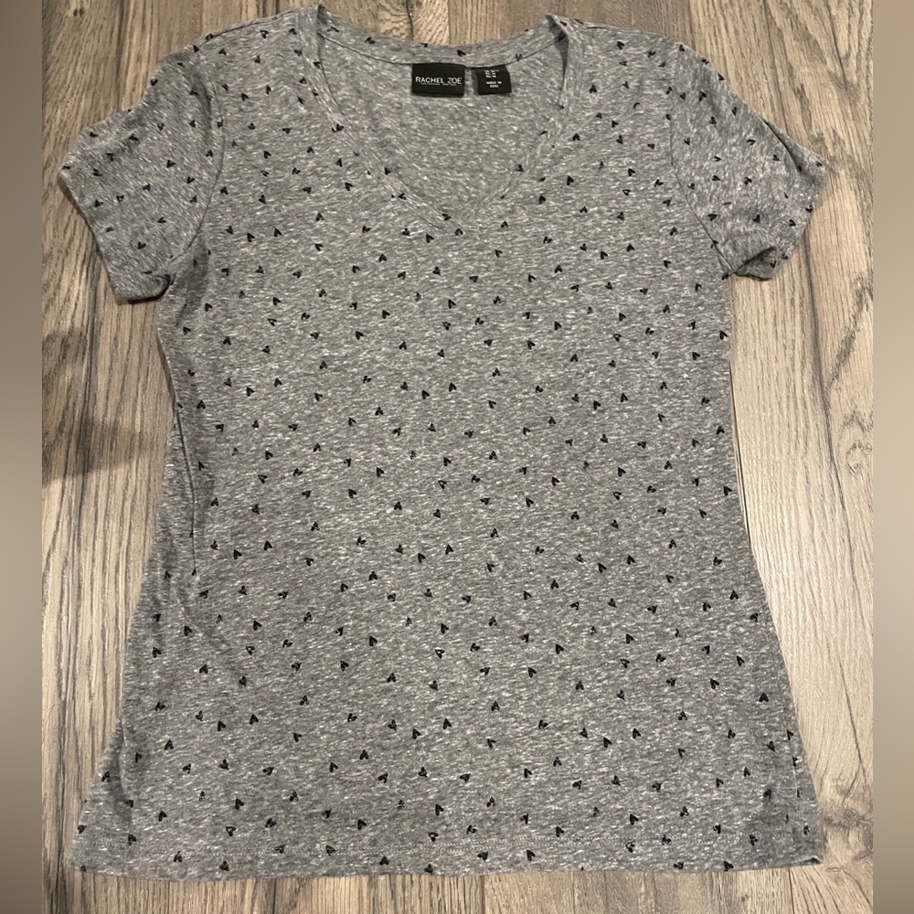 Rachel Zoe Short sleeve t-shirt gray with black hearts